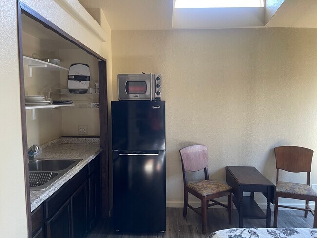 Building Photo - 920 Capitola Ave