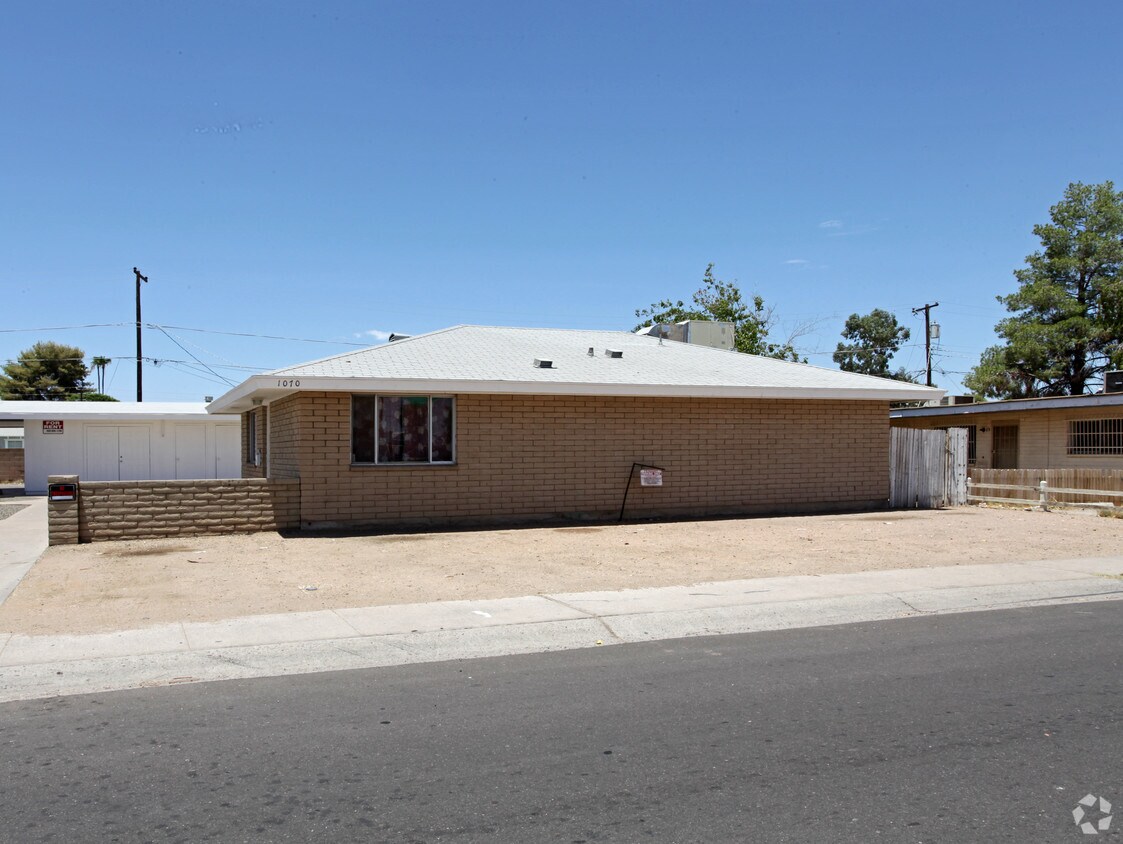 Building Photo - 1070 N California