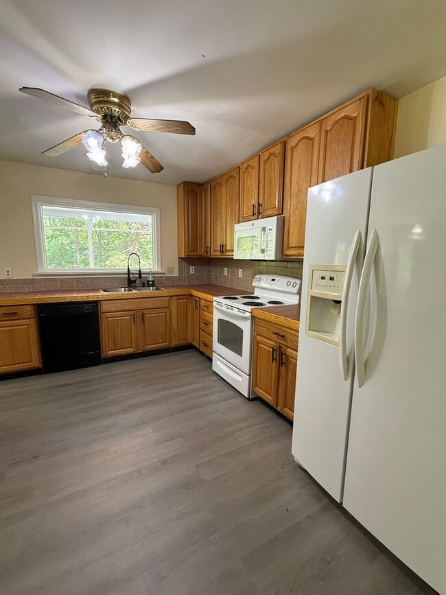 Building Photo - Incredible Home in New Kent County