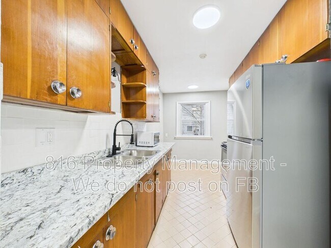 Foto del edificio - 7560 Prospect Ave