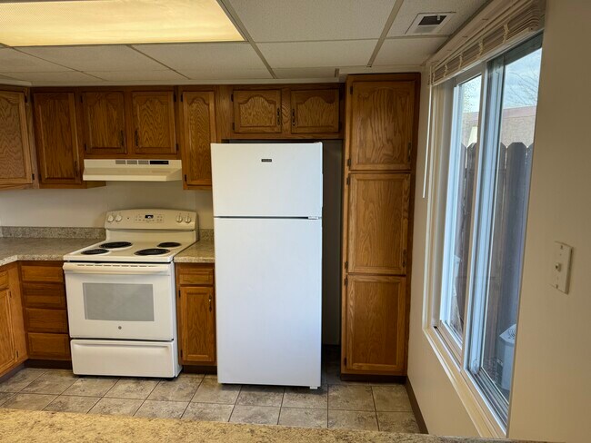 Building Photo - 479 E 60th Pl