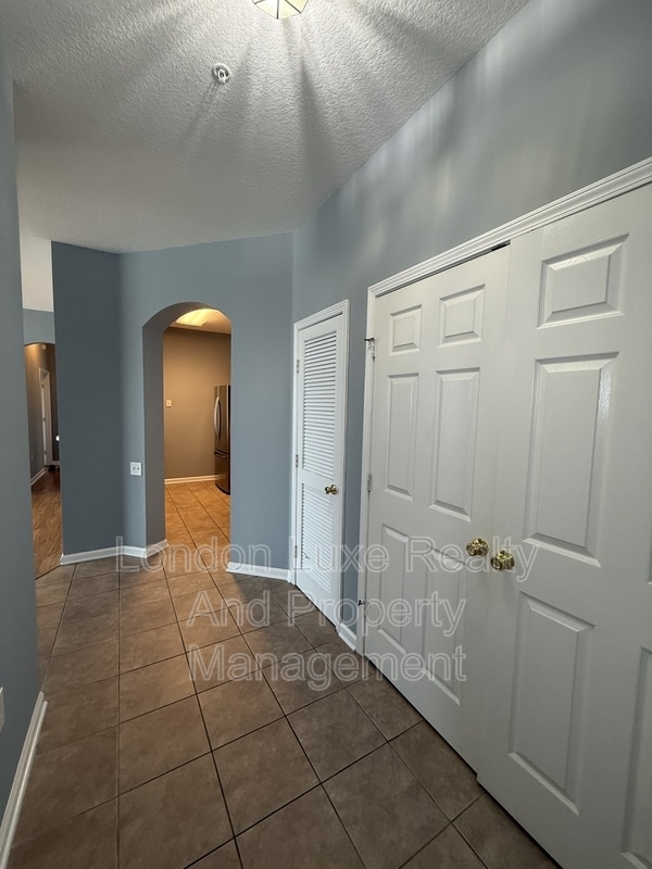 Building Photo - 7990 Baymeadows Rd