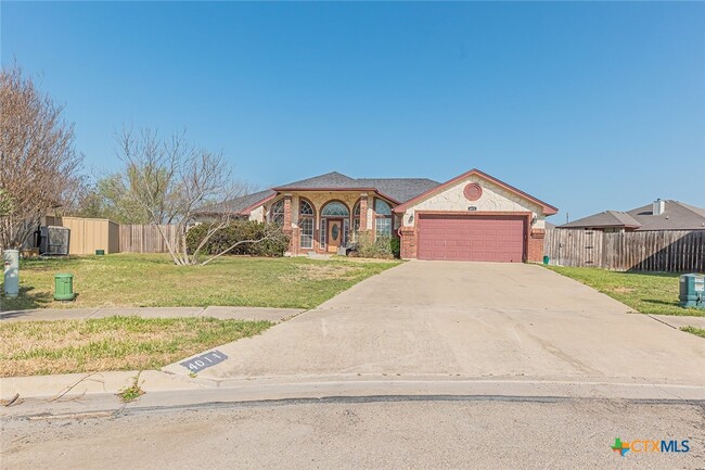 Foto del edificio - 4011 Salt Fork Dr