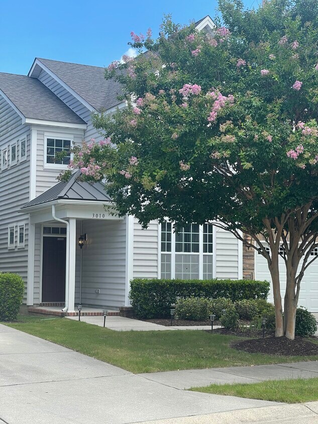 Foto principal - 3010 Silver Charm Cir
