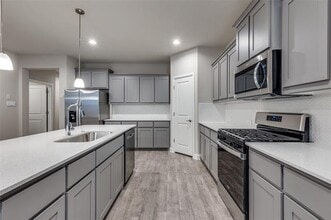Building Photo - 1101 Southwark Dr