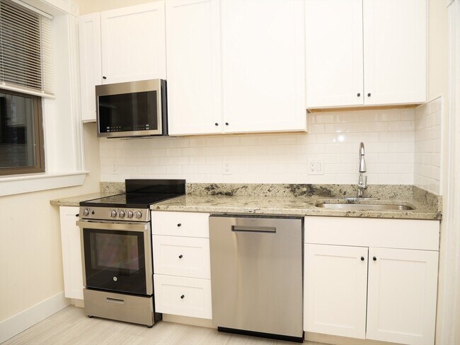 Foto del edificio - 1378 Beacon St