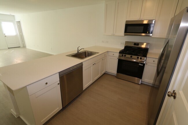 Building Photo - 6245 Alder Crk Dr