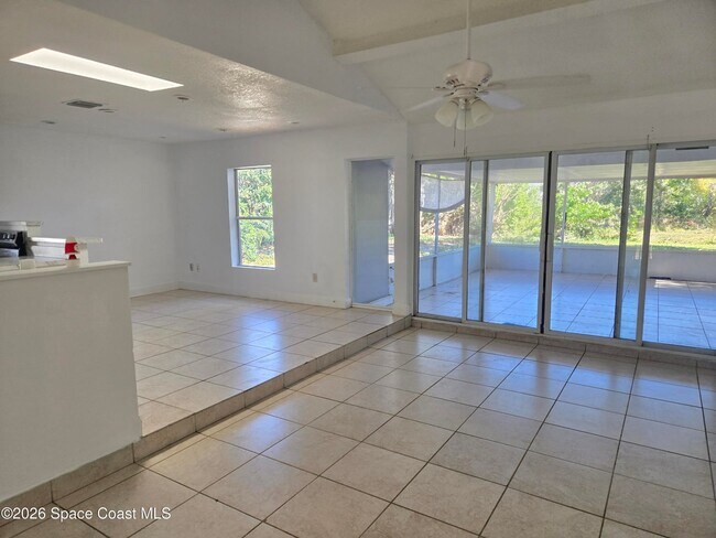 Foto del edificio - 771 Onyx Dr NE