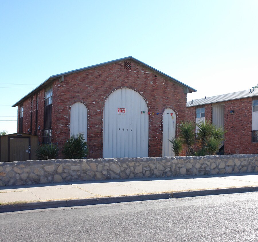 Building Photo - 3606 Johnson Ave