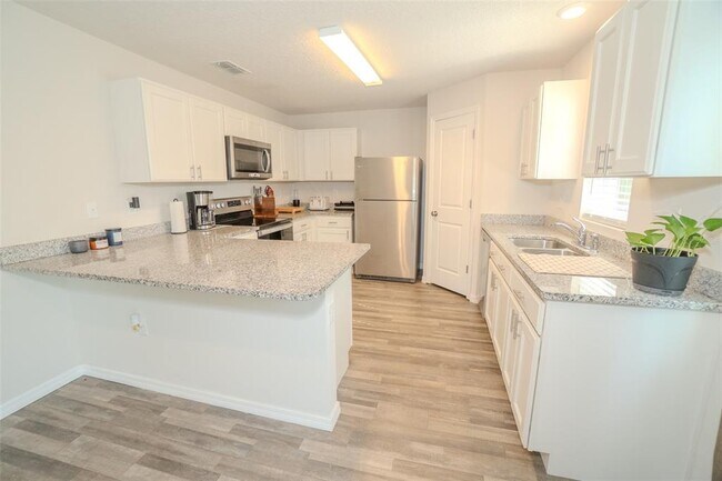 Foto del edificio - 2469 W Wavecrest Dr