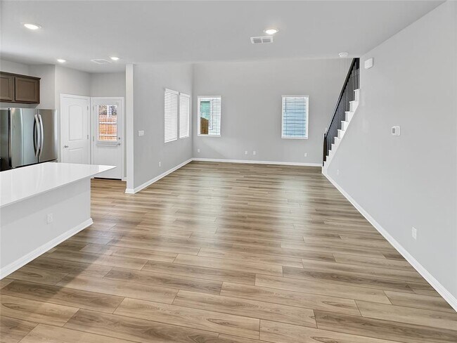 Foto del edificio - 2437 Roosevelt Rd