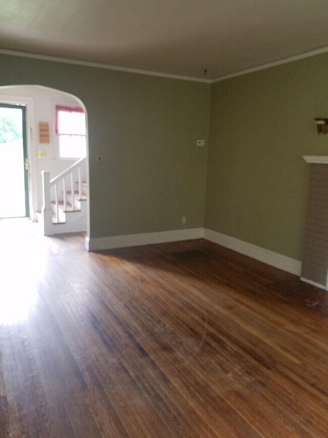 Building Photo - 107 Wildwood Ave