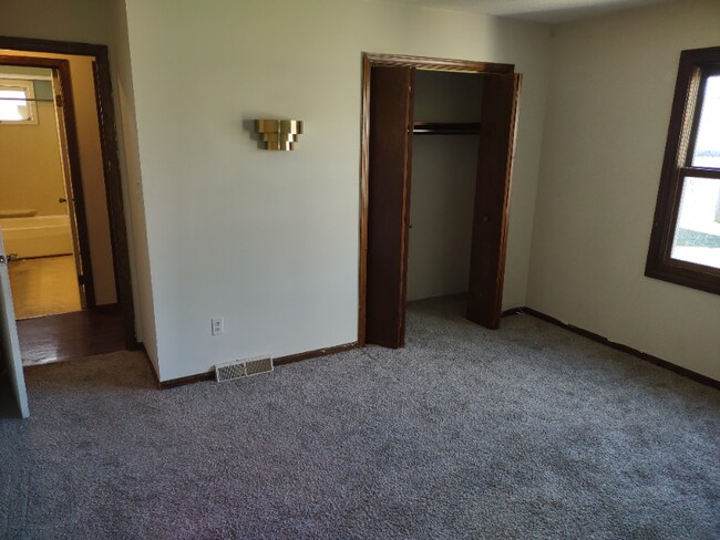 Foto del edificio - 2100 Old Valley Ct SE