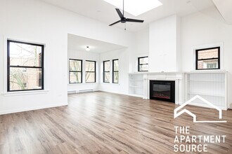 Building Photo - 1428 W Jonquil Terrace