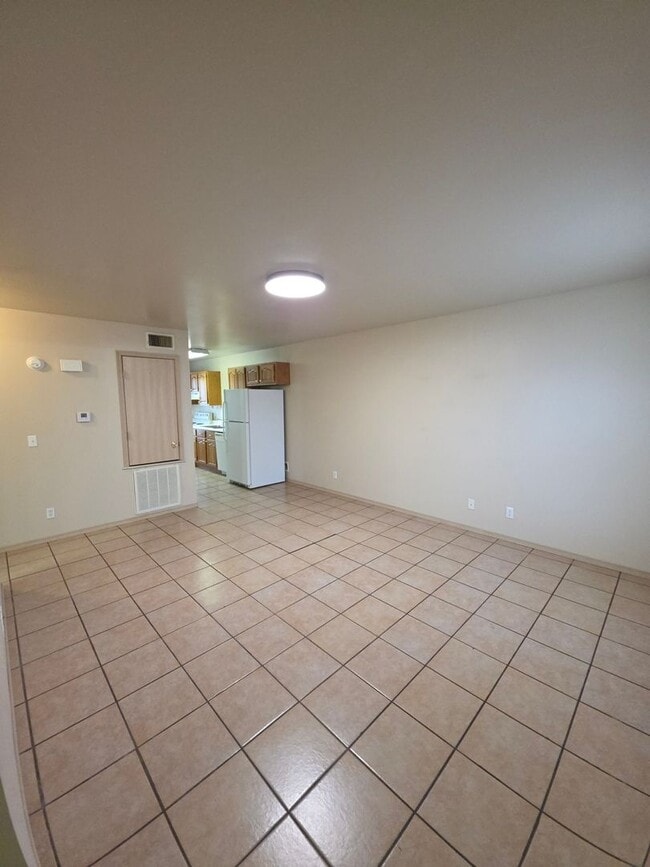 Building Photo - 705 E J St