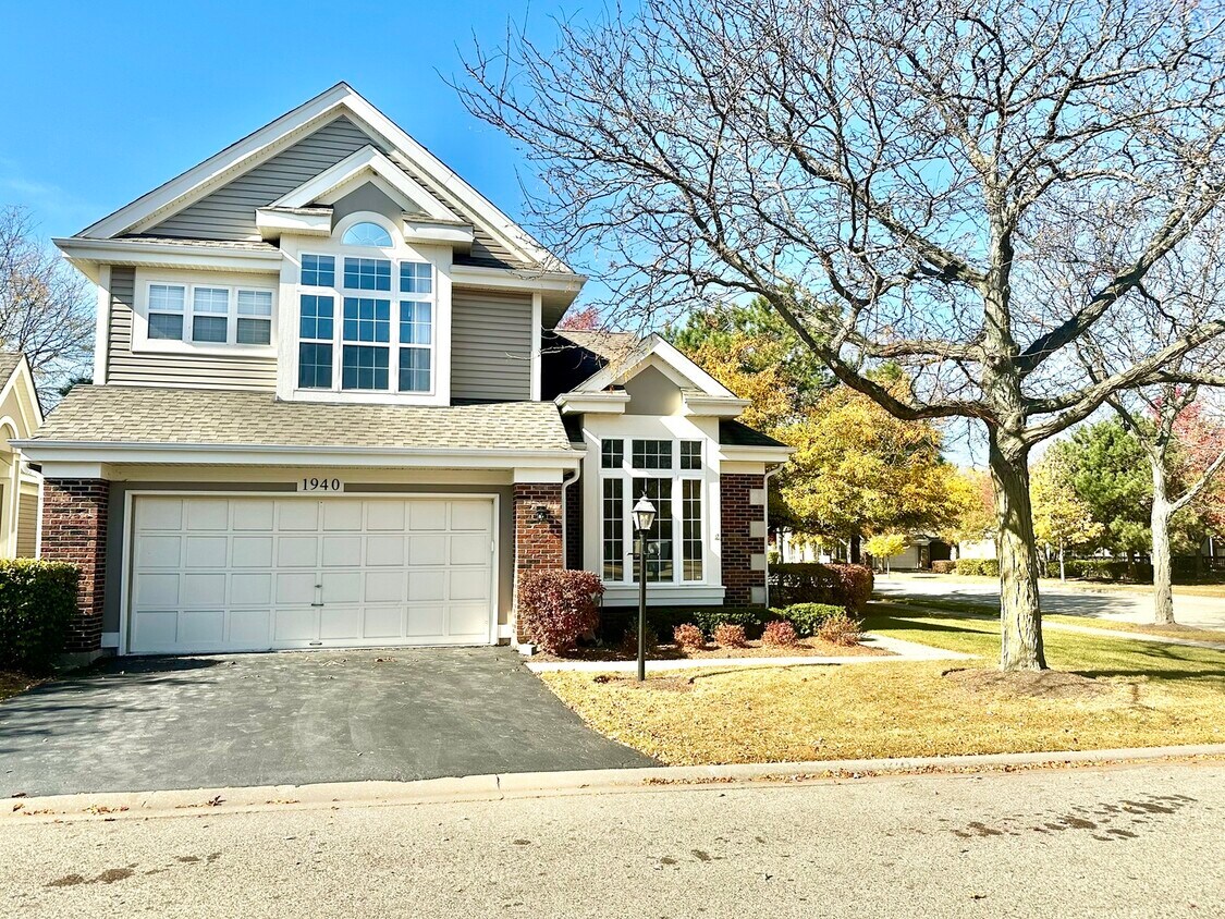 Foto principal - 1940 N Dunhill Ct