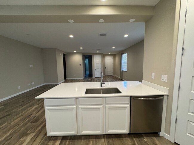 Foto del edificio - 2048 W Sienna Bouquet Pl