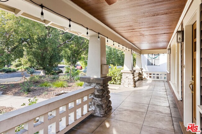 Building Photo - 5230 La Roda Ave