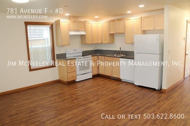 Building Photo - 781 Avenue F