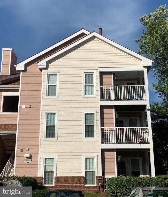 20952 Timber Ridge Terrace Unit 302, Ashburn, VA 20147 Apartment for