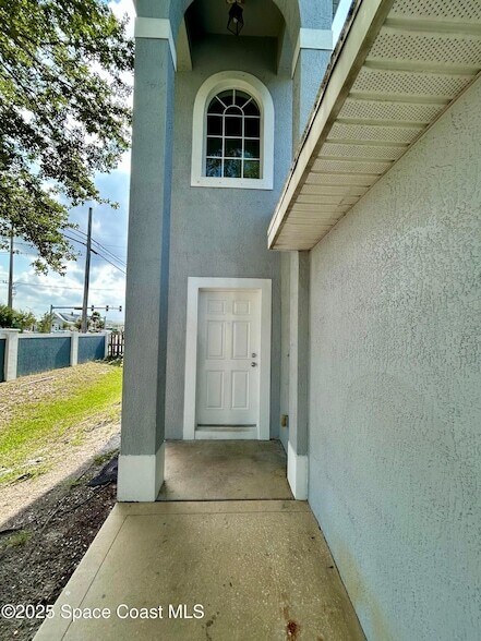 Foto del edificio - 910 Twisting Branch Ct