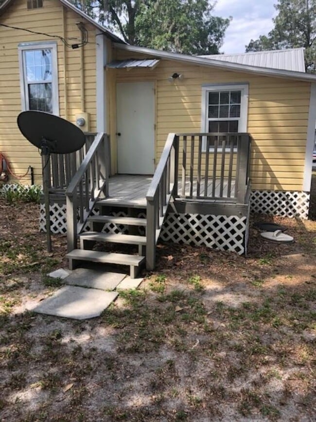 Building Photo - Renovated 2/1 1800s Home in Historic Downt...