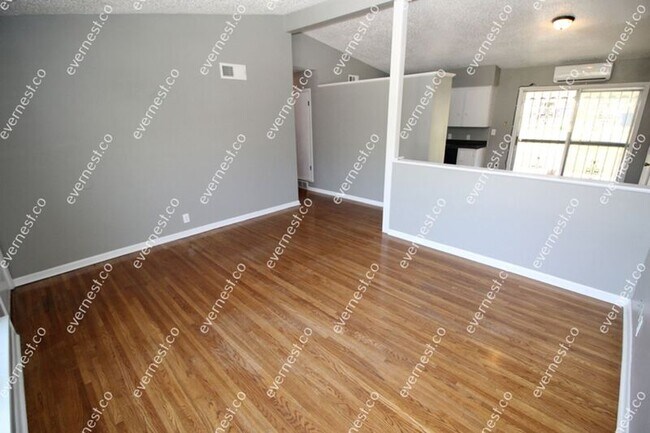 Foto del edificio - 5422 N Johnstown Ave