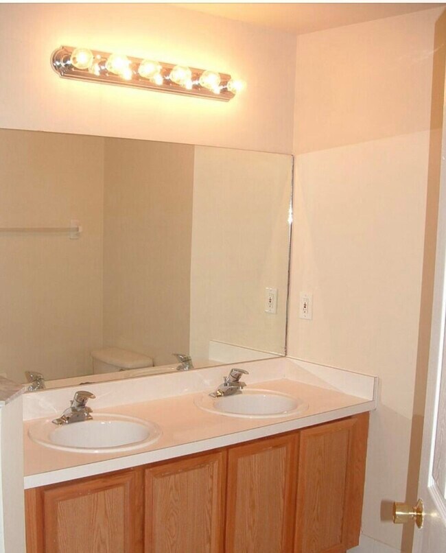 Foto del edificio - 5079 Palmbrooke Cir