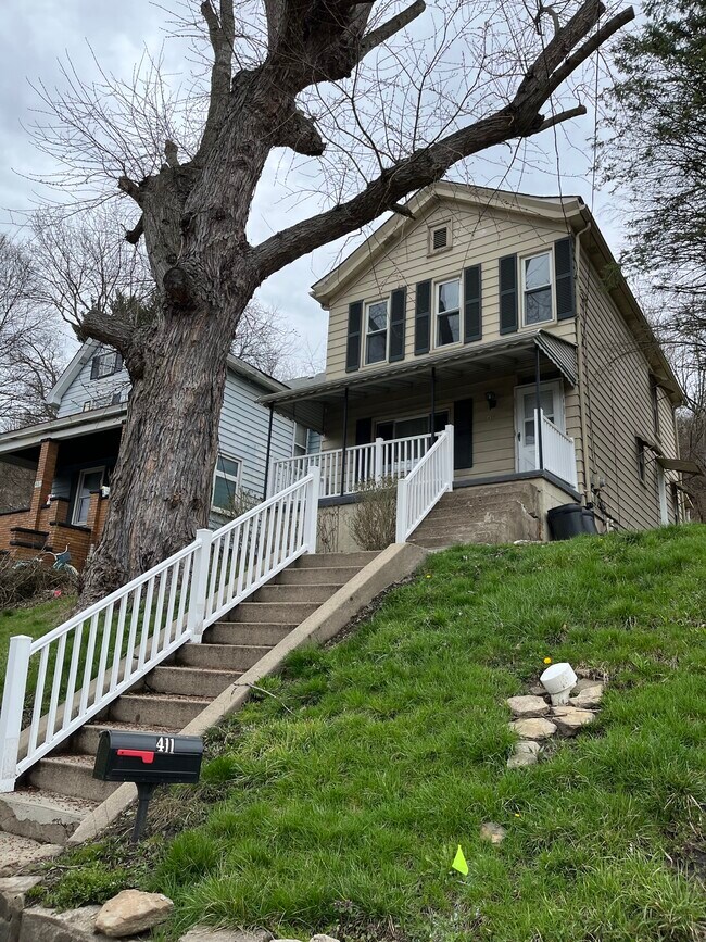 Building Photo - 411 5th Ave