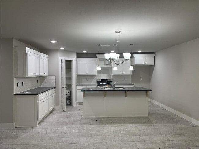 Building Photo - 505 S Collins Ave