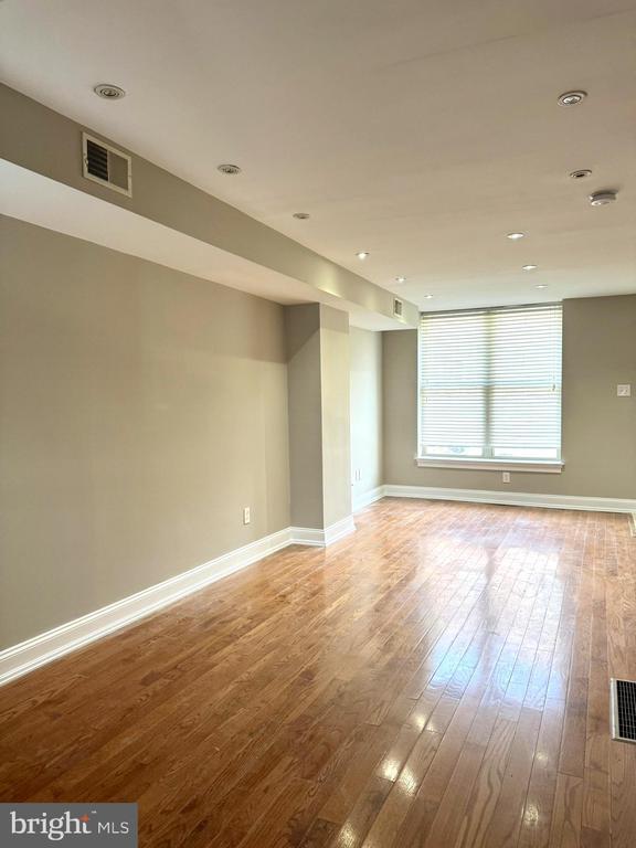 Foto del edificio - 2531 S Warnock St