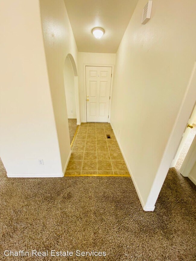 Foto del edificio - 3 br, 2 bath House - 641 BROOK LANE