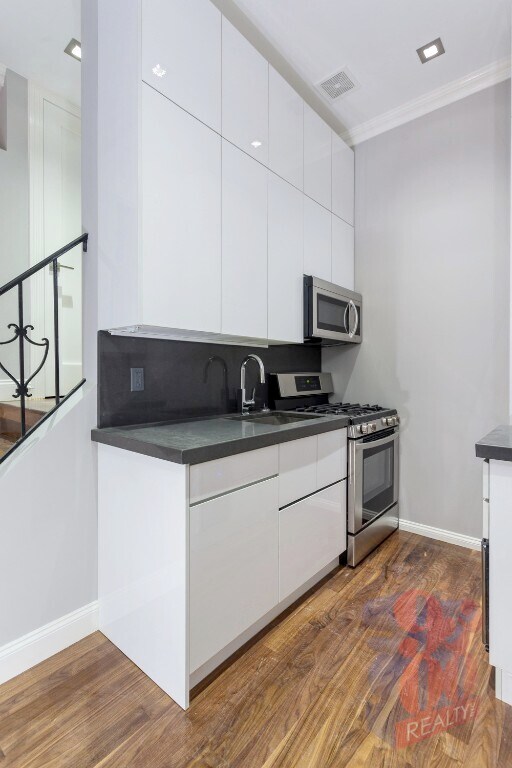 Foto principal - 564 Hudson St