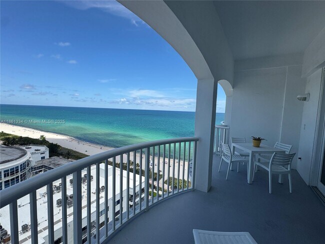 Building Photo - 5401 Collins Ave