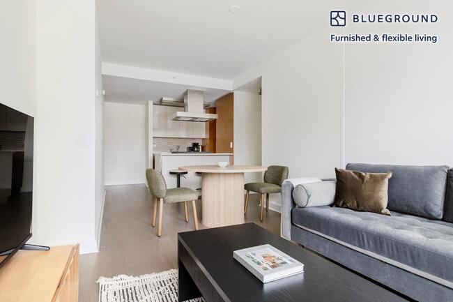 Foto del edificio - 450 W 42nd St