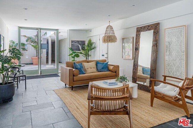 Foto del edificio - 22548 E Pacific Coast Hwy