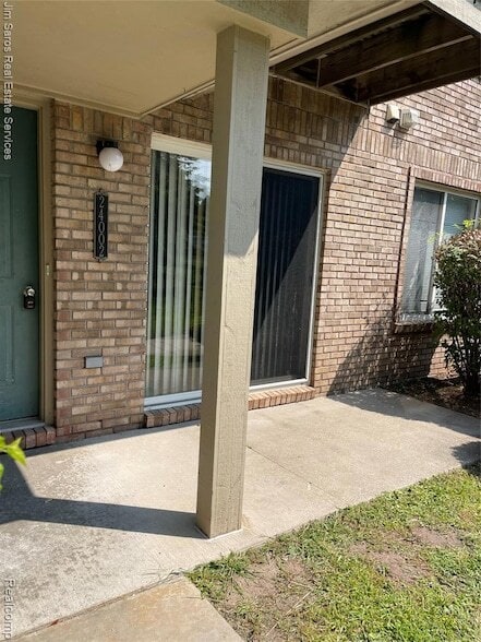 Foto del edificio - 24002 Wedgewood Cir