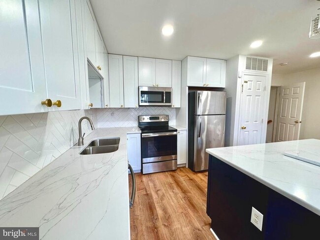 Building Photo - 597 Primus Ct