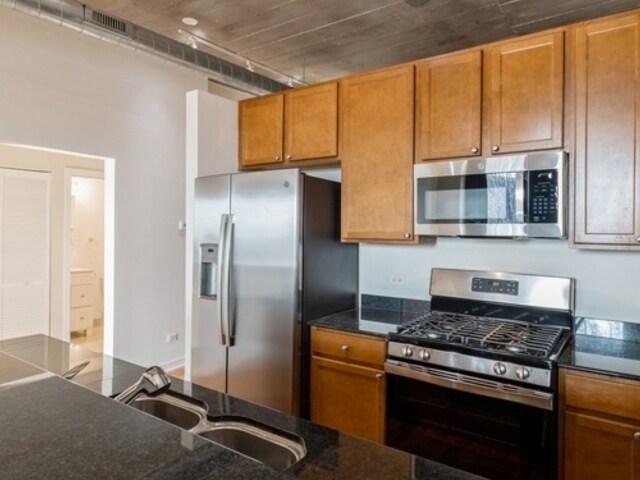 Building Photo - 1111 W 15th St