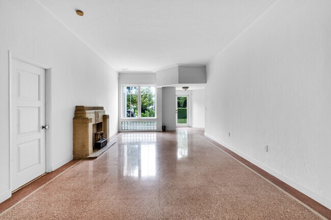 Foto del edificio - 1232 Lenox Ave.