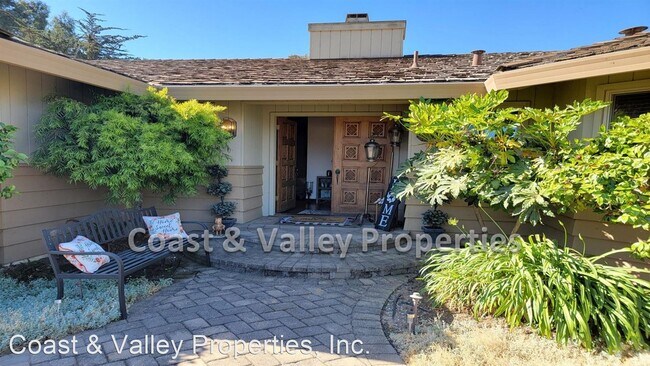 Building Photo - 3 br, 2.5 bath House - 17560 Foothill Circle