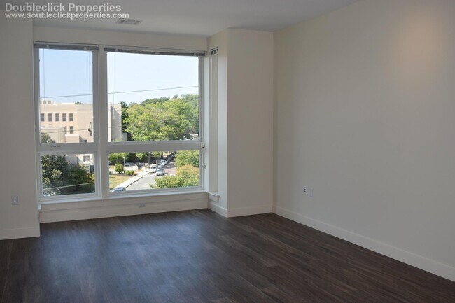 Foto del edificio - 180 Eastern Ave