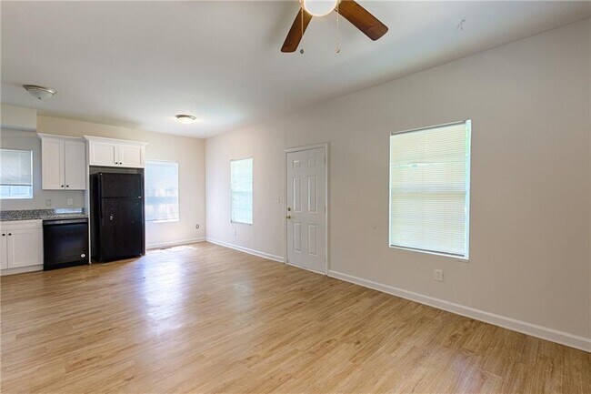 Building Photo - 987 Dimmock St SW