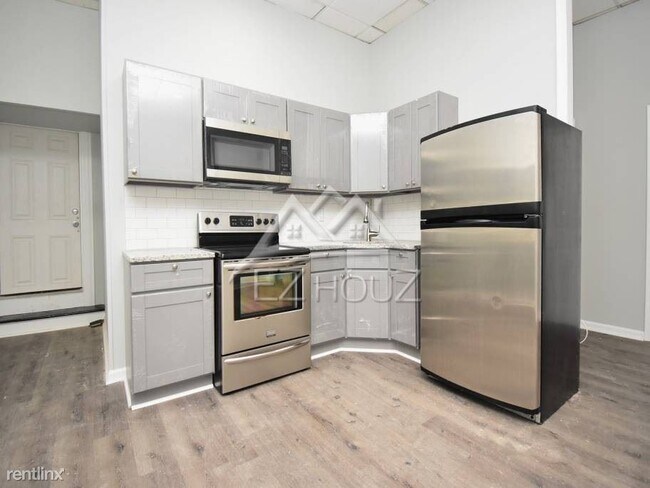 Building Photo - 2415 Greenmount Ave