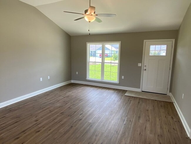 Building Photo - Charming 4-Bedroom Home with Modern Amenities in Valdosta, GA