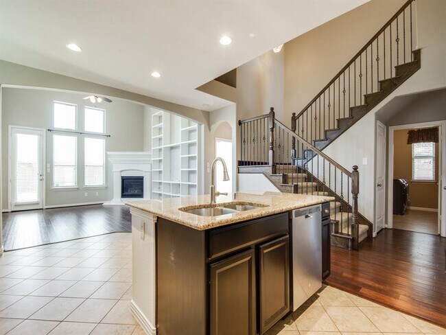 Building Photo - 3905 Lands End Dr