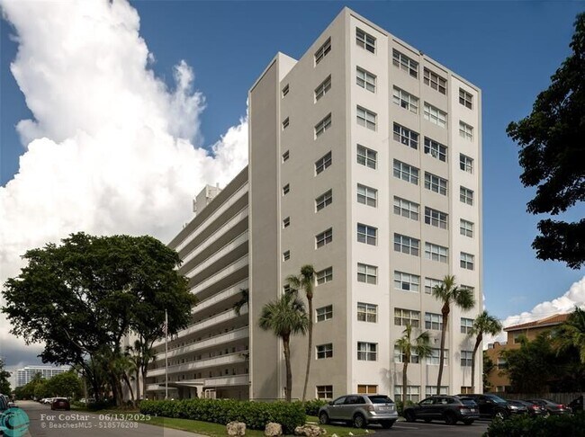 Foto del edificio - 2555 NE 11th St