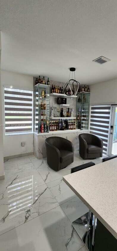 Foto del edificio - 1664 SE 27th Terrace