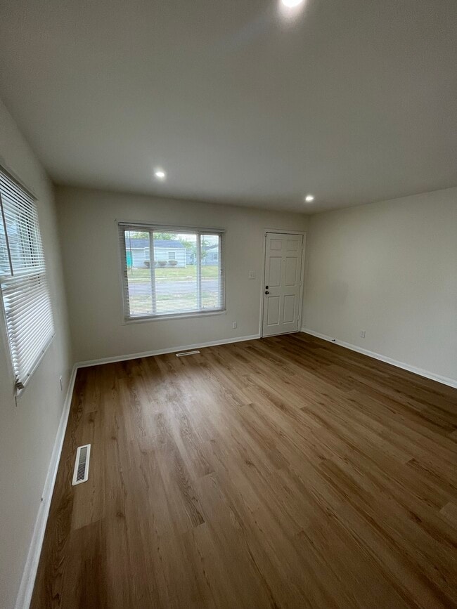 Building Photo - 2091 Penrose Dr