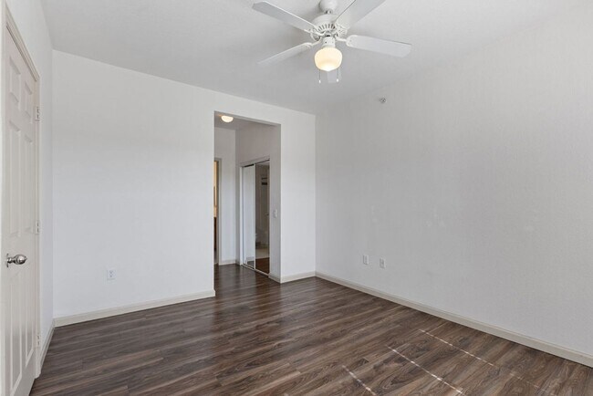 Foto del edificio - Beautiful Main-Level Condo for Rent in Fos...